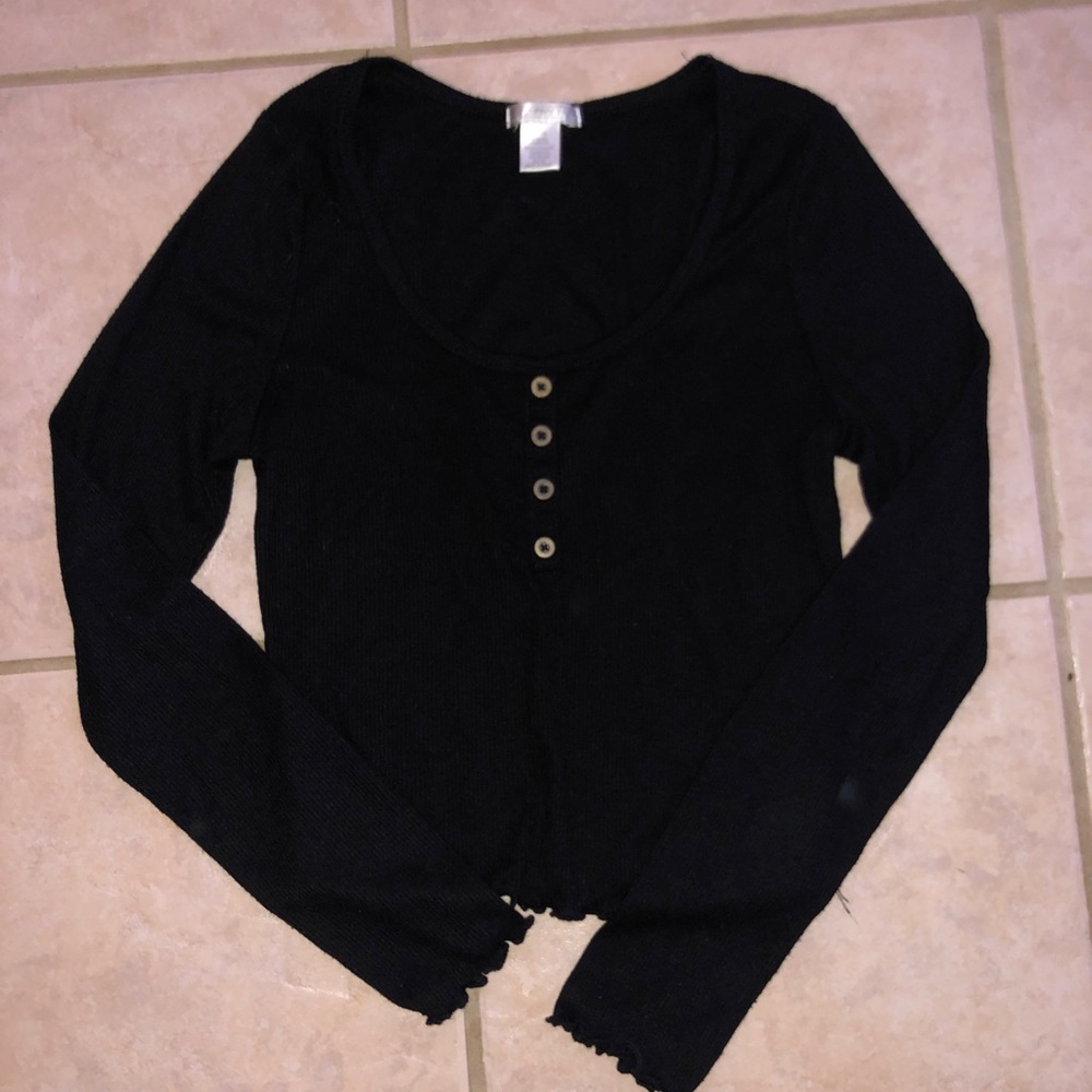 Cute black crop top